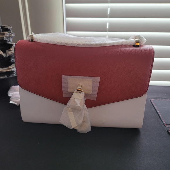 DKNY Elissa Leather Chain Strap Shoulder Bag - Picture 2 of 11